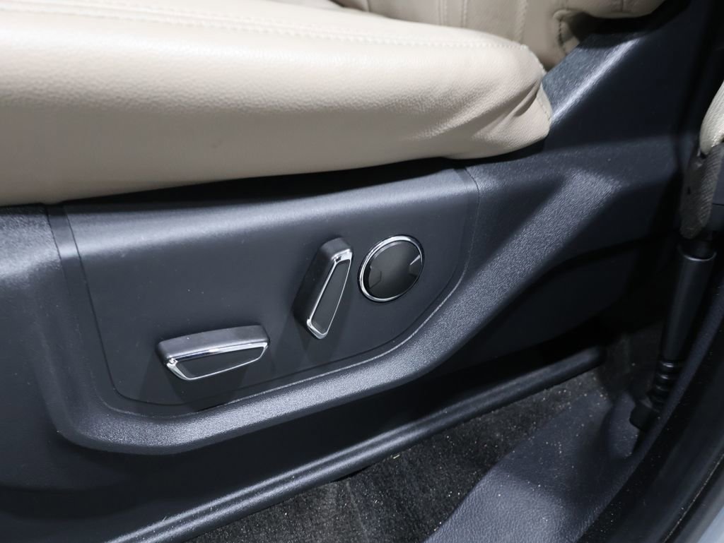 Used 2023 Ford Expedition Limited image 10