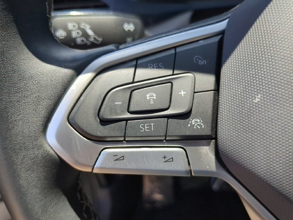 Certified 2023 Volkswagen Taos SE w/ Panoramic Sunroof Package FWD image 29