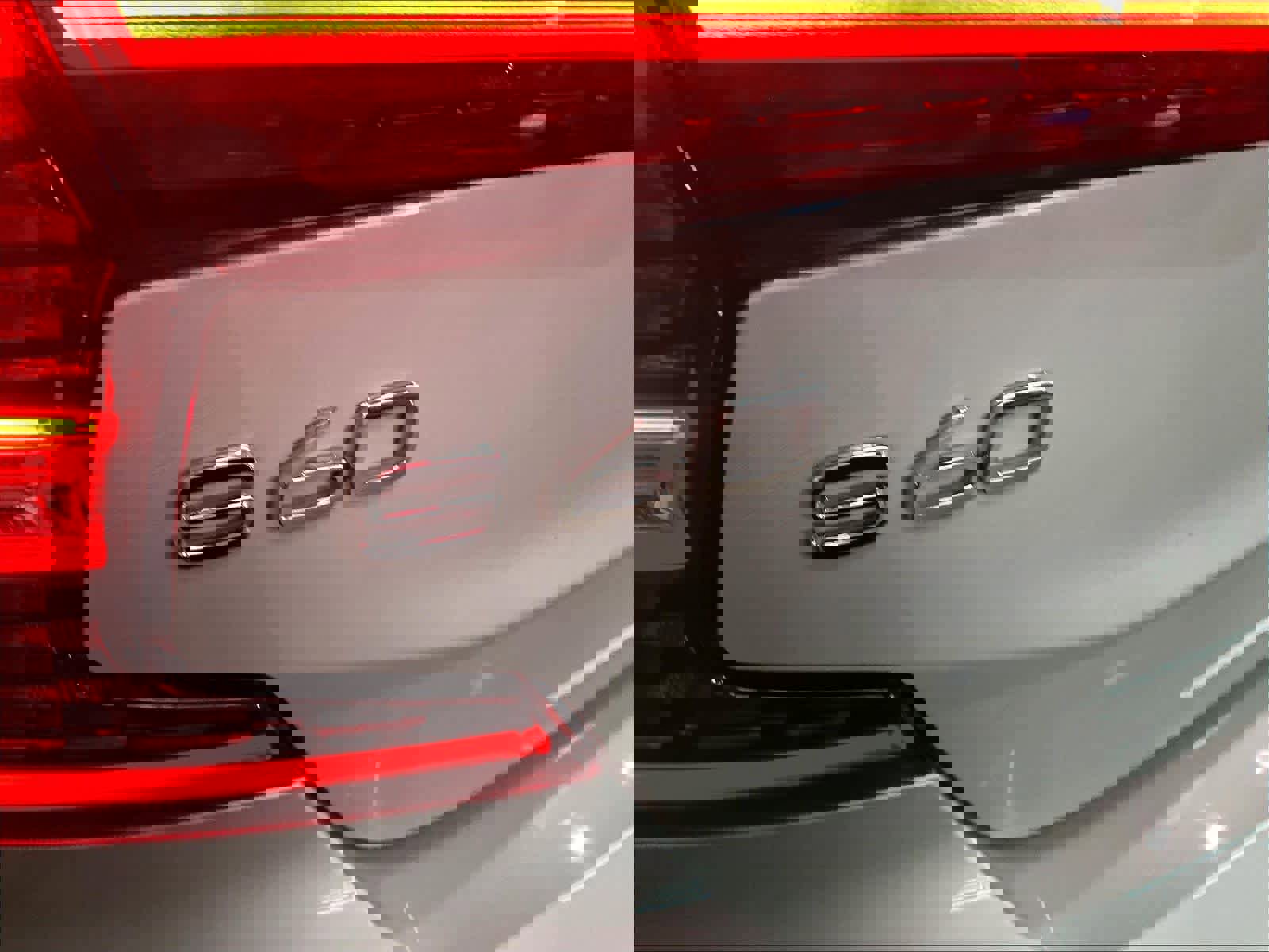 Used 2021 Volvo S60 T8 Inscription image 10