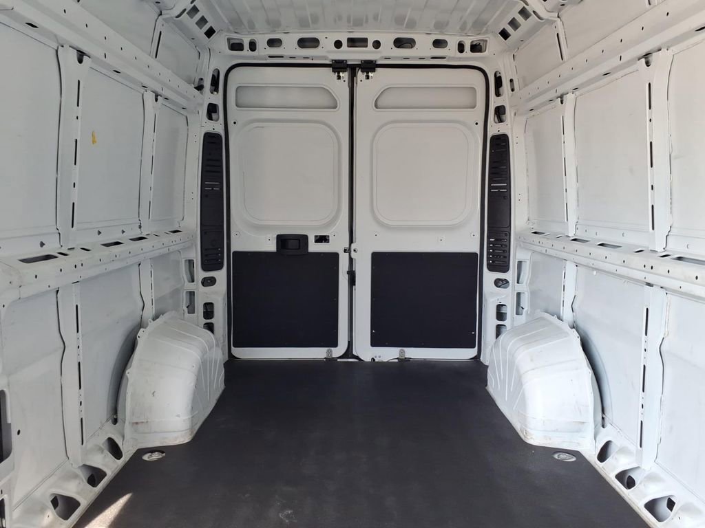 Used 2025 RAM ProMaster 2500 w/ Convenience Group FWD image 16