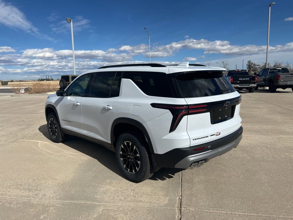 New 2026 Chevrolet Traverse Z71 w/ Enhanced Driving Package image 3