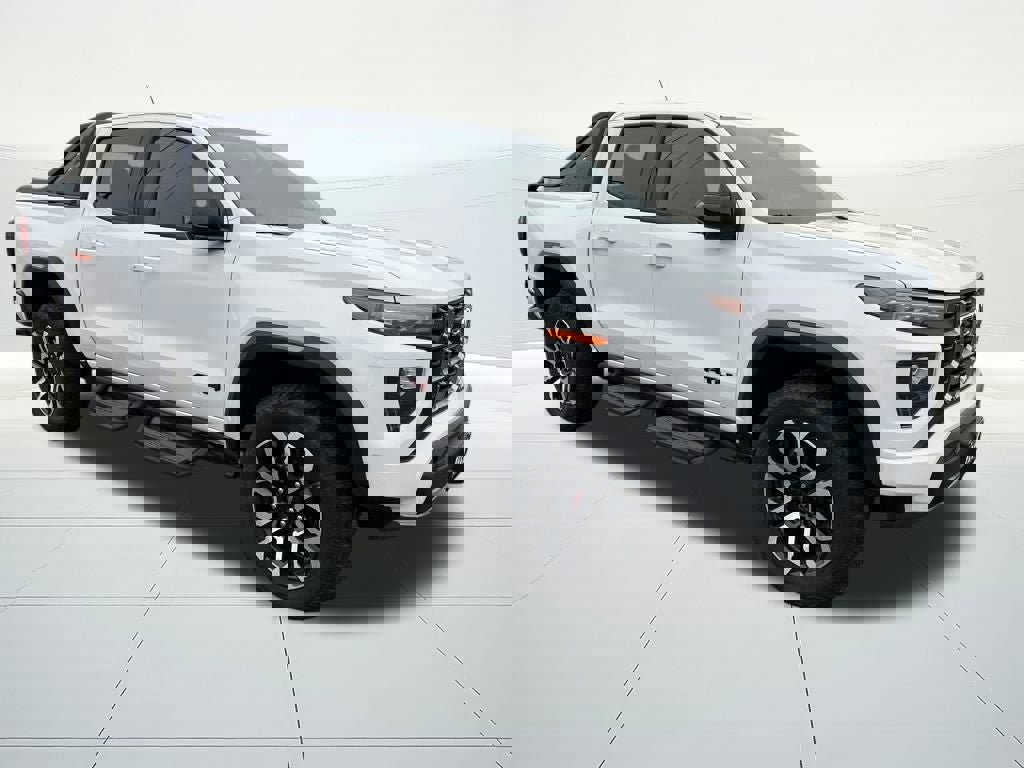 Used 2025 GMC Canyon AT4 w/ Nightfall Edition image 6