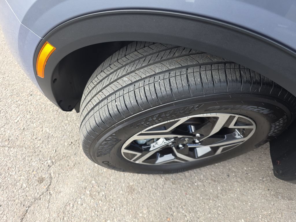Used 2025 Kia Sportage LX FWD image 25