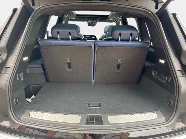 New 2026 Cadillac Vistiq Premium Luxury AWD/4WD image 6