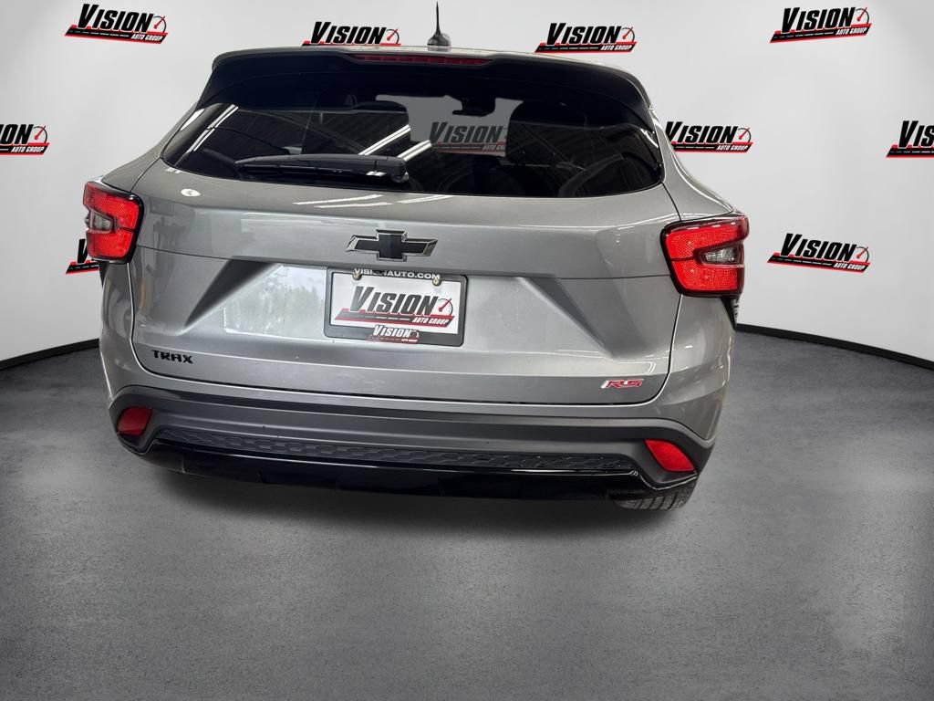 Used 2024 Chevrolet Trax RS w/ Driver Confidence Package FWD image 6