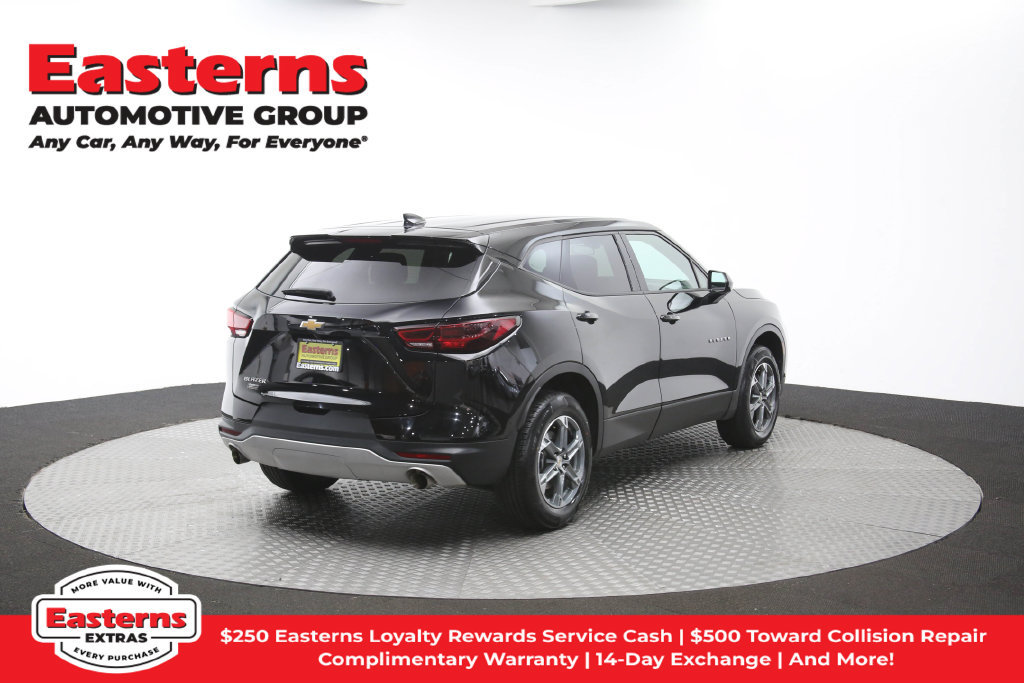 Used 2025 Chevrolet Blazer LT FWD image 43