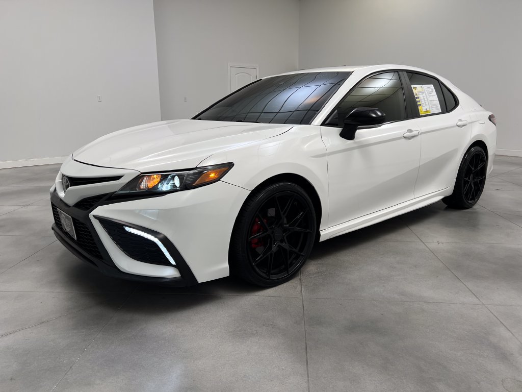 Used 2023 Toyota Camry SE w/ Convenience Package FWD image 4
