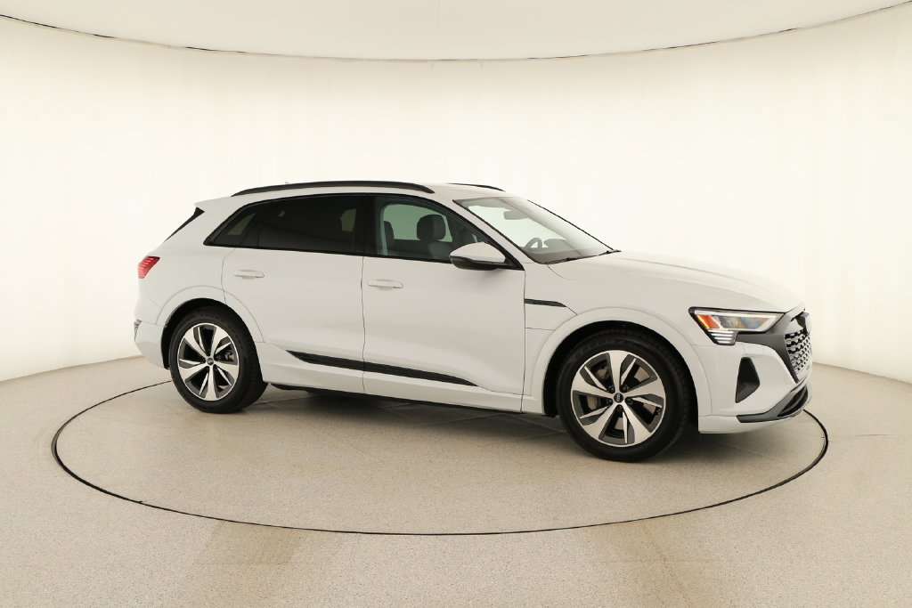 Certified 2024 Audi Q8 e-tron Premium Plus AWD/4WD image 9