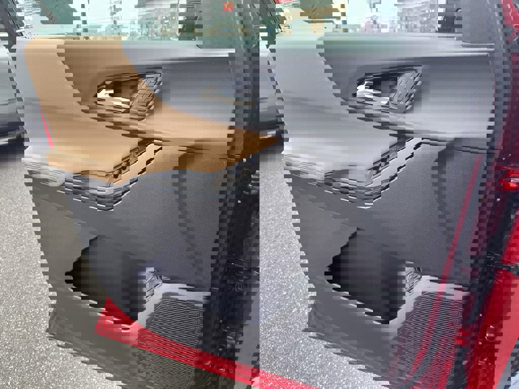 New 2026 Chevrolet Equinox ACTIV w/ Convenience Package III image 9