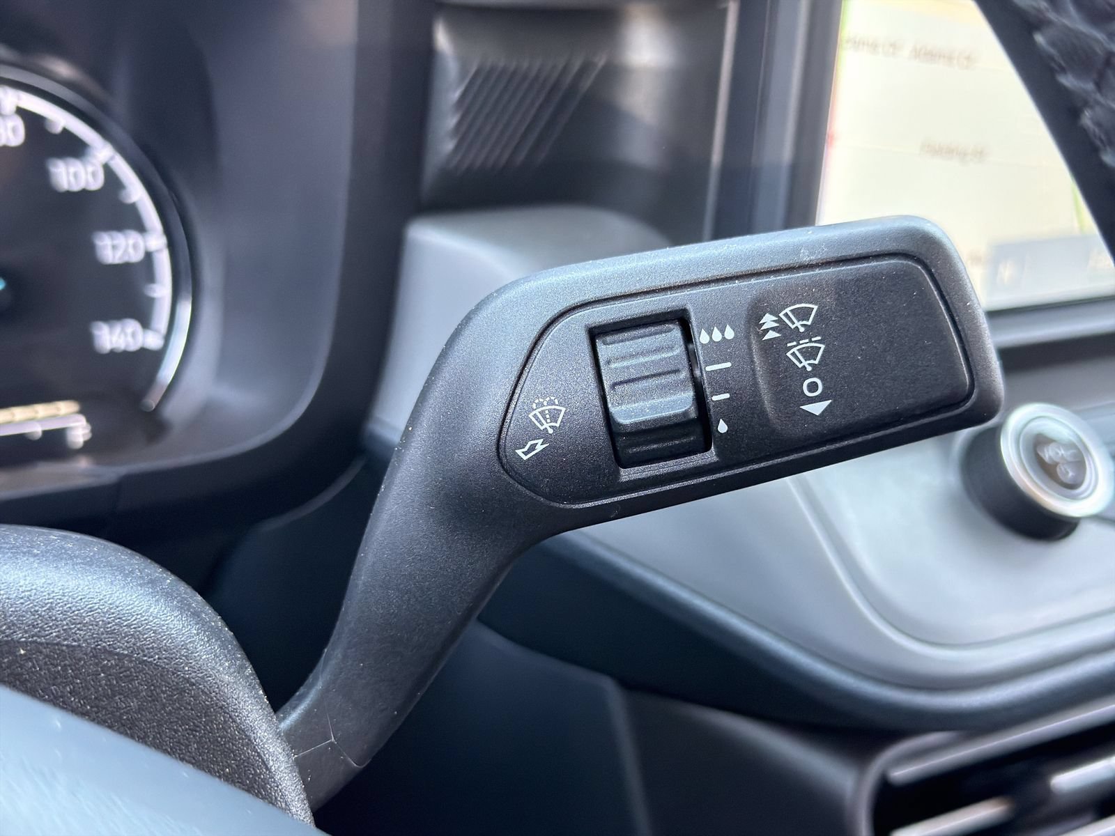 Used 2023 Ford Maverick Lariat w/ Lariat Luxury Package FWD image 29