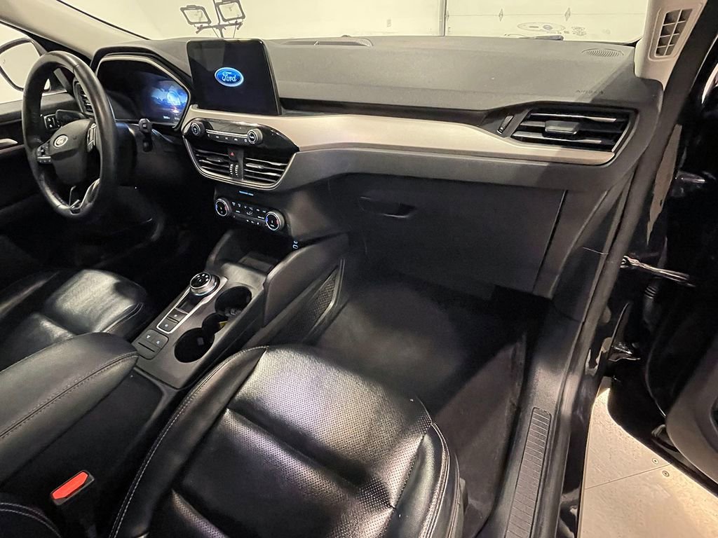 Used 2022 Ford Escape SEL w/ Technology Package image 28