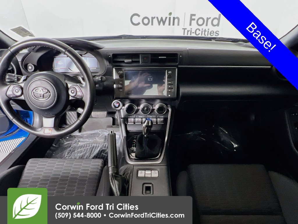 Used 2023 Toyota GR86 RWD image 7