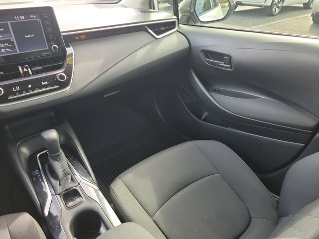 Used 2022 Toyota Corolla LE image 23