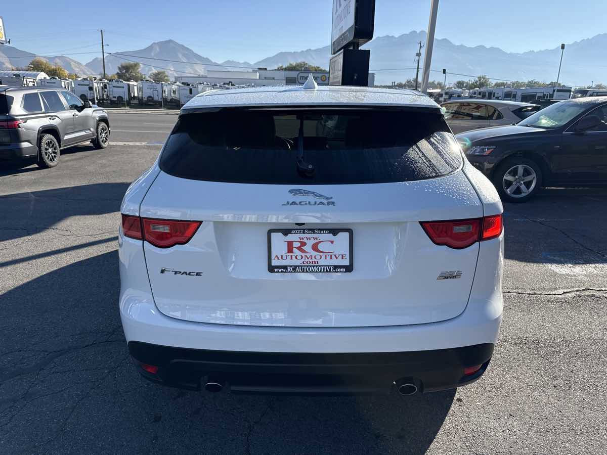 Used 2018 Jaguar F-PACE Premium image 7
