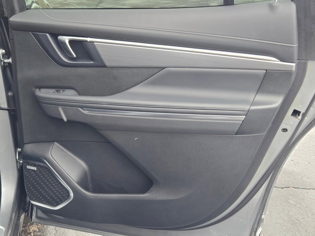 Certified 2025 Buick Enclave Preferred image 9