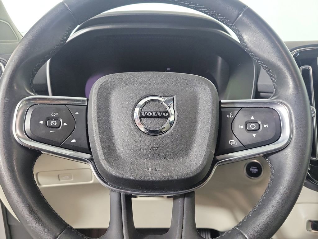 Used 2023 Volvo XC40 B4 Ultimate FWD image 15