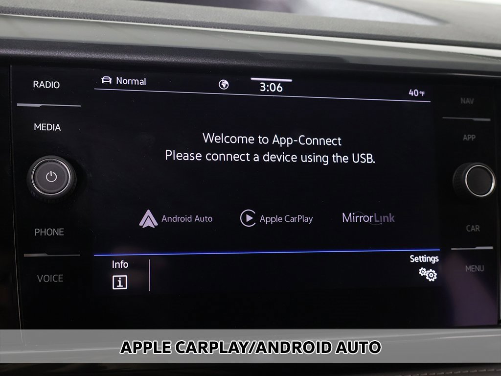 Used 2022 Volkswagen Taos SEL image 9