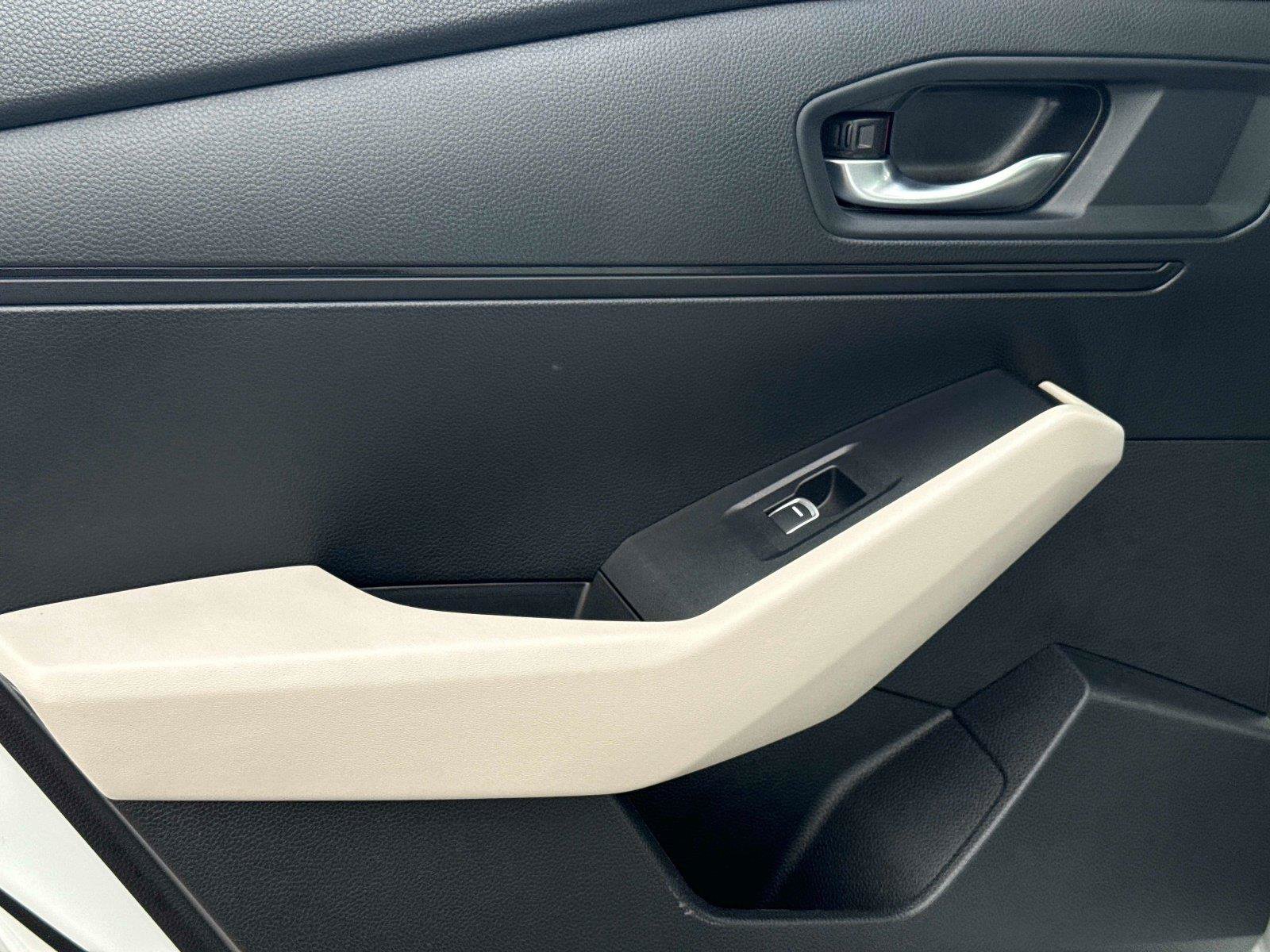 Certified 2024 Honda Accord EX image 12
