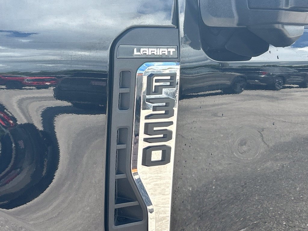 Used 2023 Ford F350 Lariat w/ Lariat Ultimate Package AWD/4WD image 21