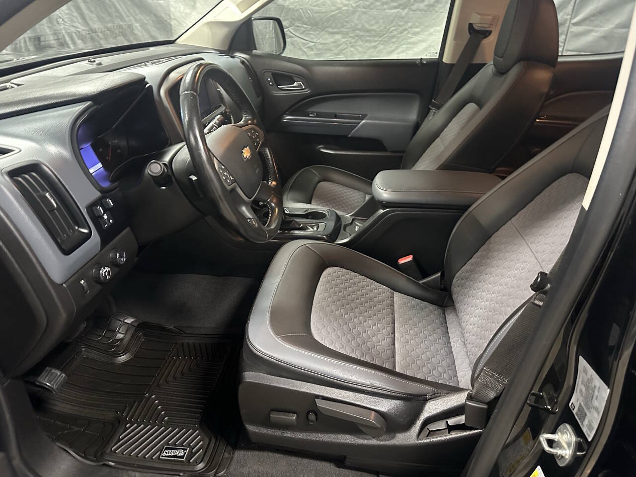 Used 2021 Chevrolet Colorado Z71 w/ Z71 Midnight Edition AWD/4WD image 15