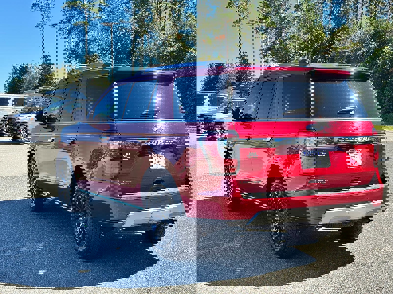 Used 2019 Ford Expedition Limited w/ Equipment Group 301A image 8