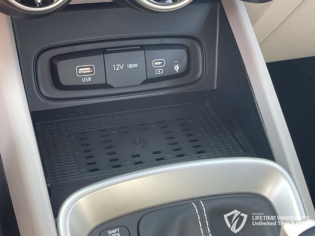 New 2026 Hyundai Venue SEL FWD image 27