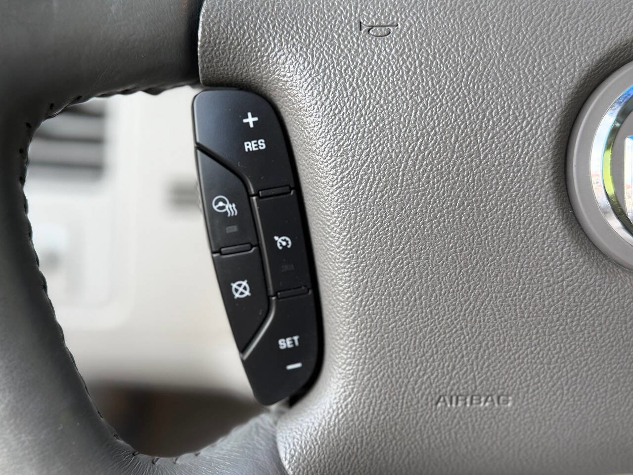 Used 2007 Buick Lucerne CXL w/ Luxury Package image 25