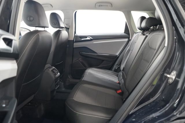 Used 2022 Volkswagen Taos SE image 32