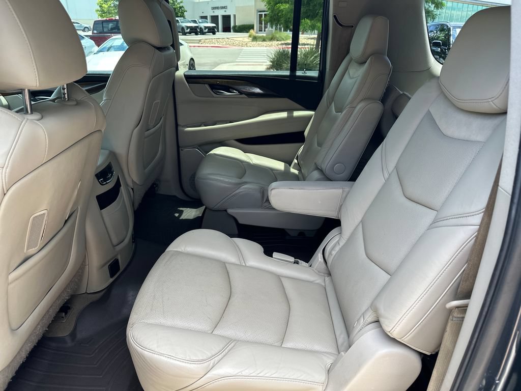 Used 2020 Cadillac Escalade ESV Luxury RWD image 35