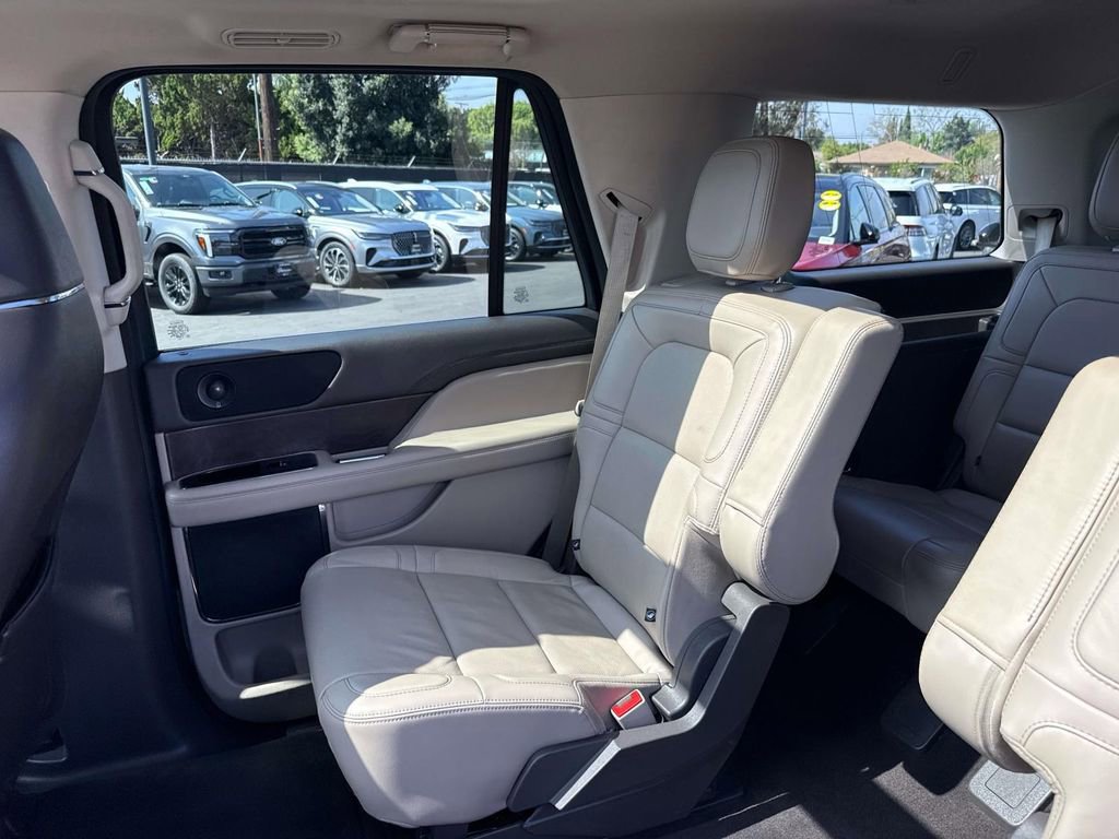 Certified 2023 Lincoln Navigator Reserve image 13