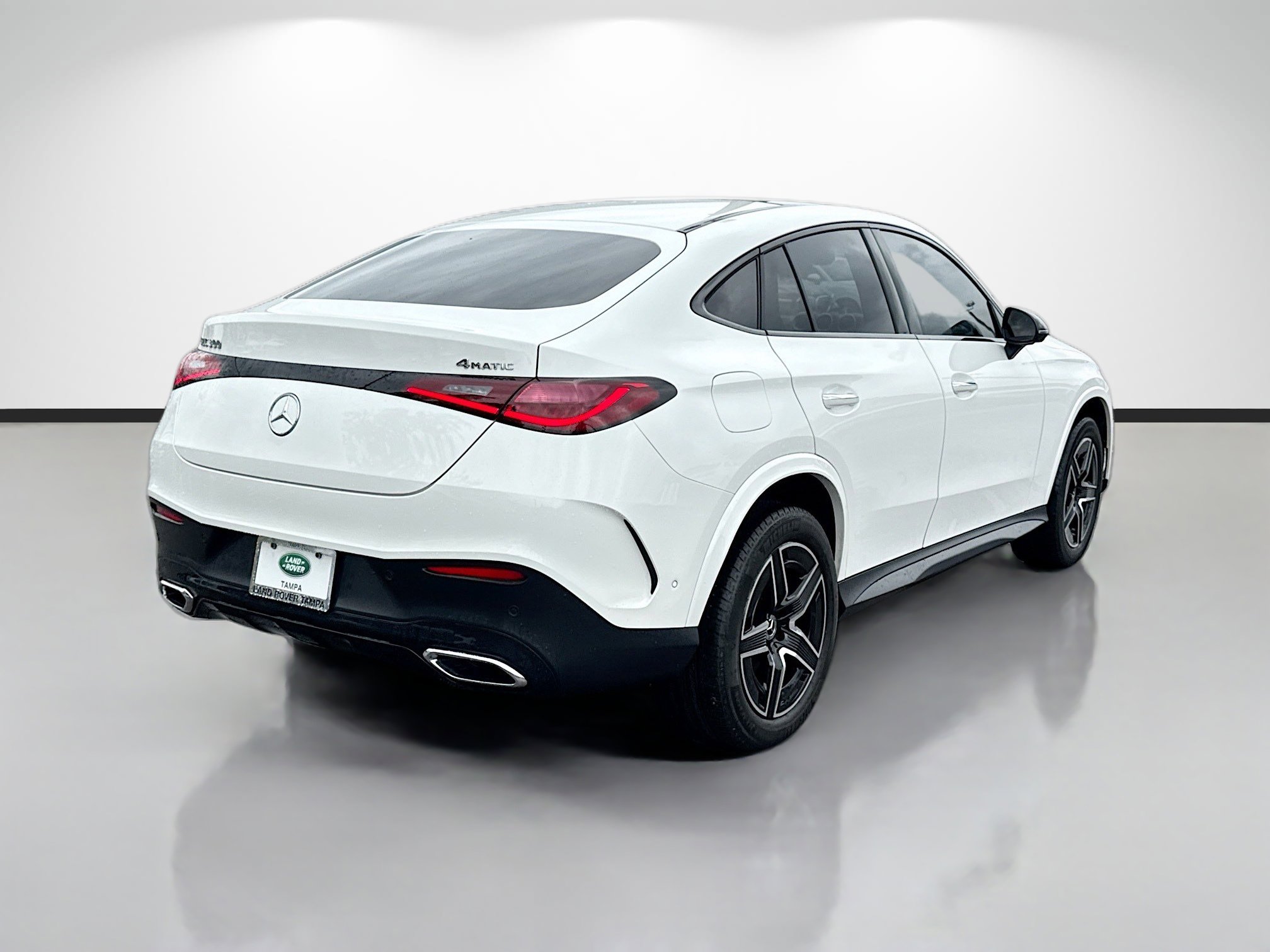 Used 2024 Mercedes-Benz GLC 300 4MATIC image 5