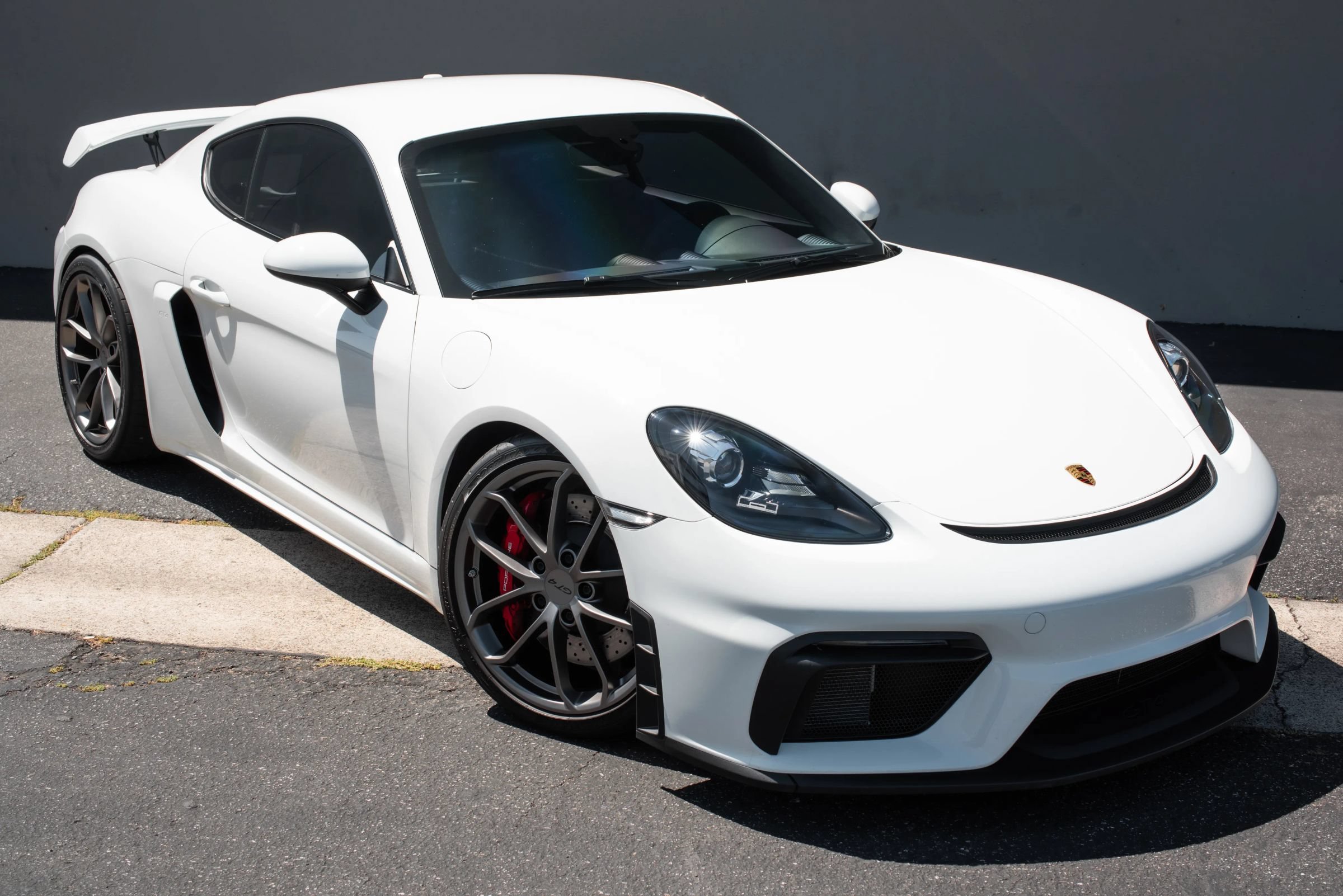 Used 2020 Porsche 718 Cayman GT4 RWD image 6