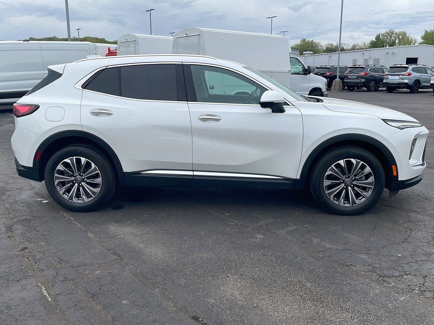 Used 2025 Buick Envision Preferred AWD/4WD image 6