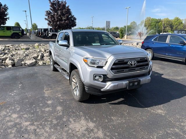 Used 2016 Toyota Tacoma Limited w/ Towing Package AWD/4WD image 3