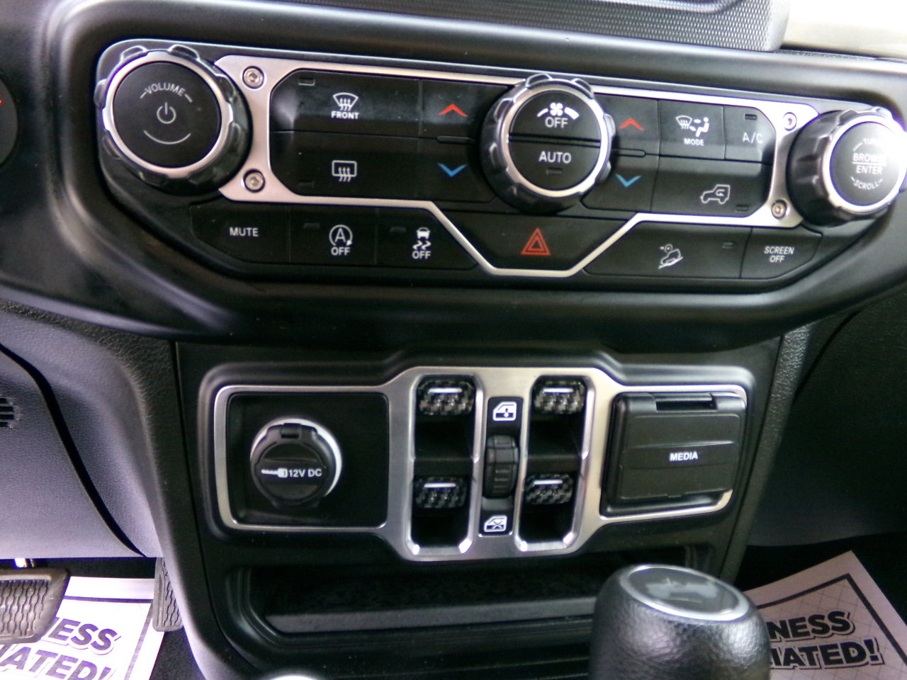 Used 2020 Jeep Wrangler Unlimited Sahara image 15