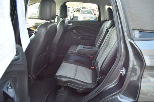 Used 2017 Ford Escape SE w/ SE Sport Appearance Package image 28