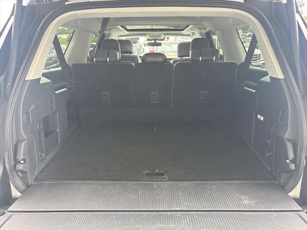 Used 2025 Ford Expedition Max Active AWD/4WD image 3