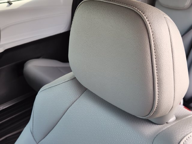 New 2026 Toyota Sienna XLE FWD image 13