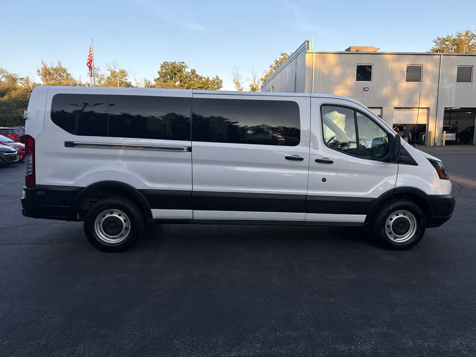 Used 2019 Ford Transit 350 XL RWD image 2