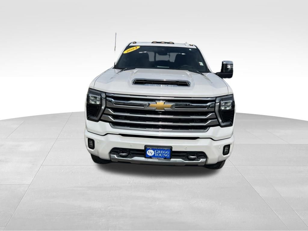 Used 2024 Chevrolet Silverado 2500 High Country w/ High Country Premium Package AWD/4WD image 10