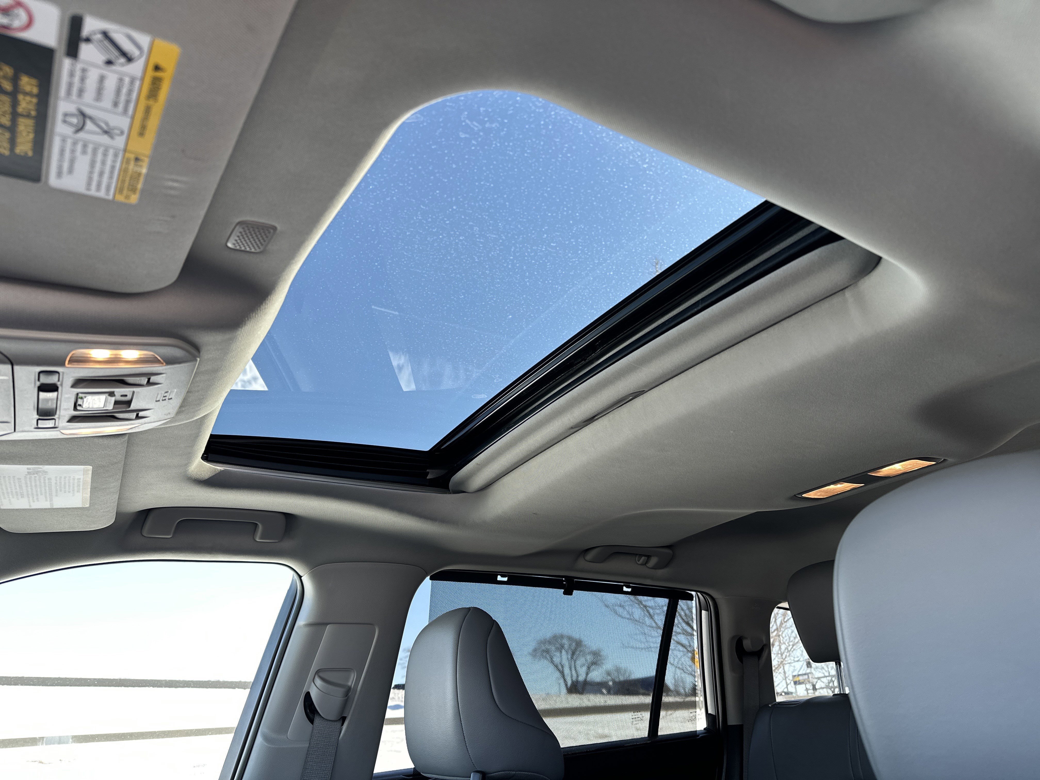 Used 2022 Toyota Highlander XLE image 27