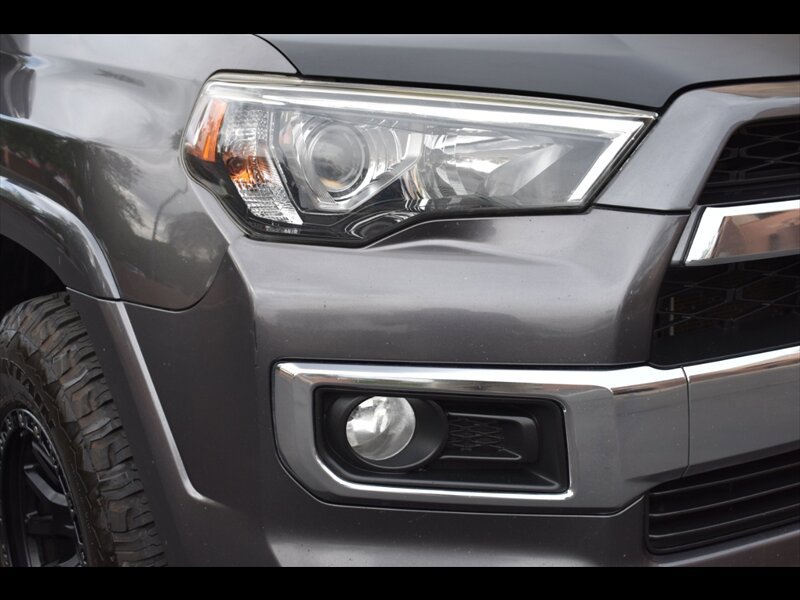 Used 2016 Toyota 4Runner Limited AWD/4WD image 49