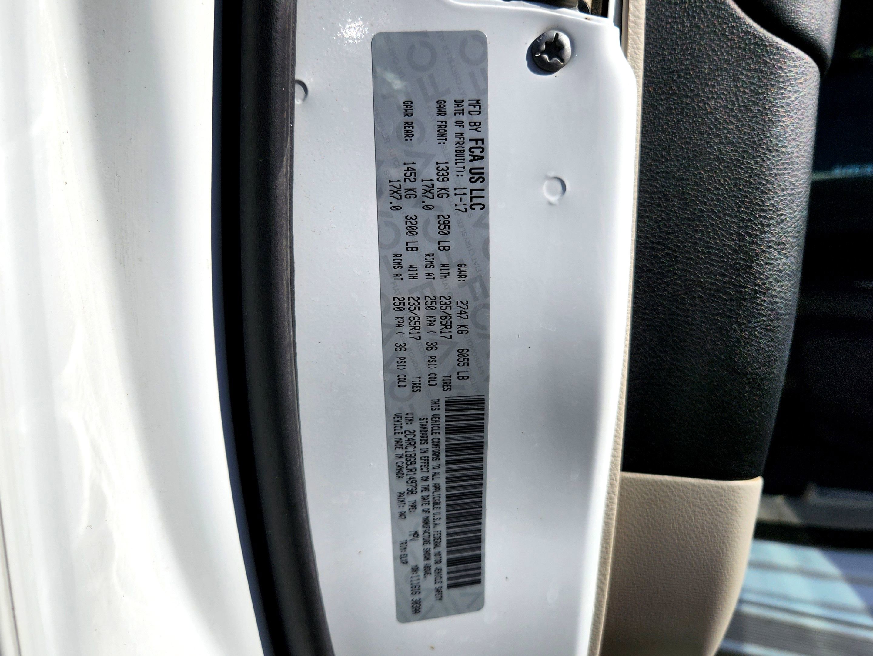 Used 2018 Chrysler Pacifica Touring-L image 33