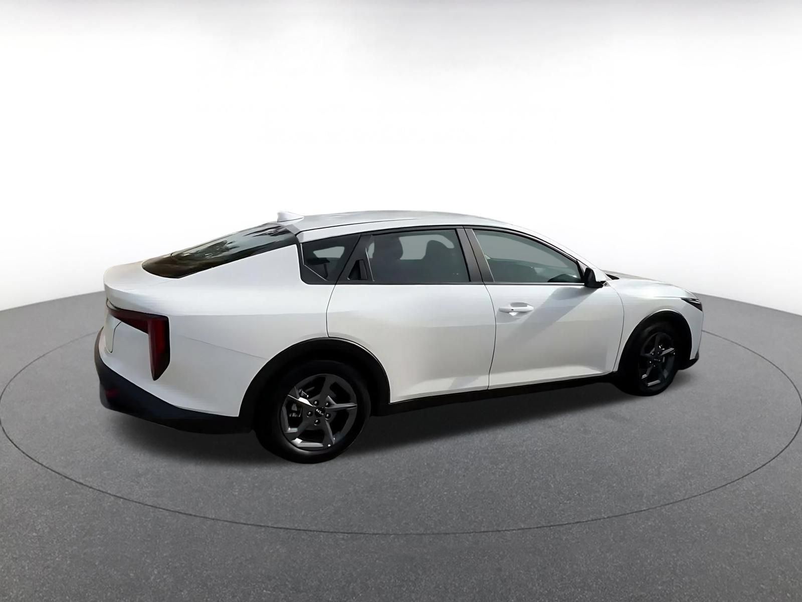 Used 2025 Kia K4 FWD image 14