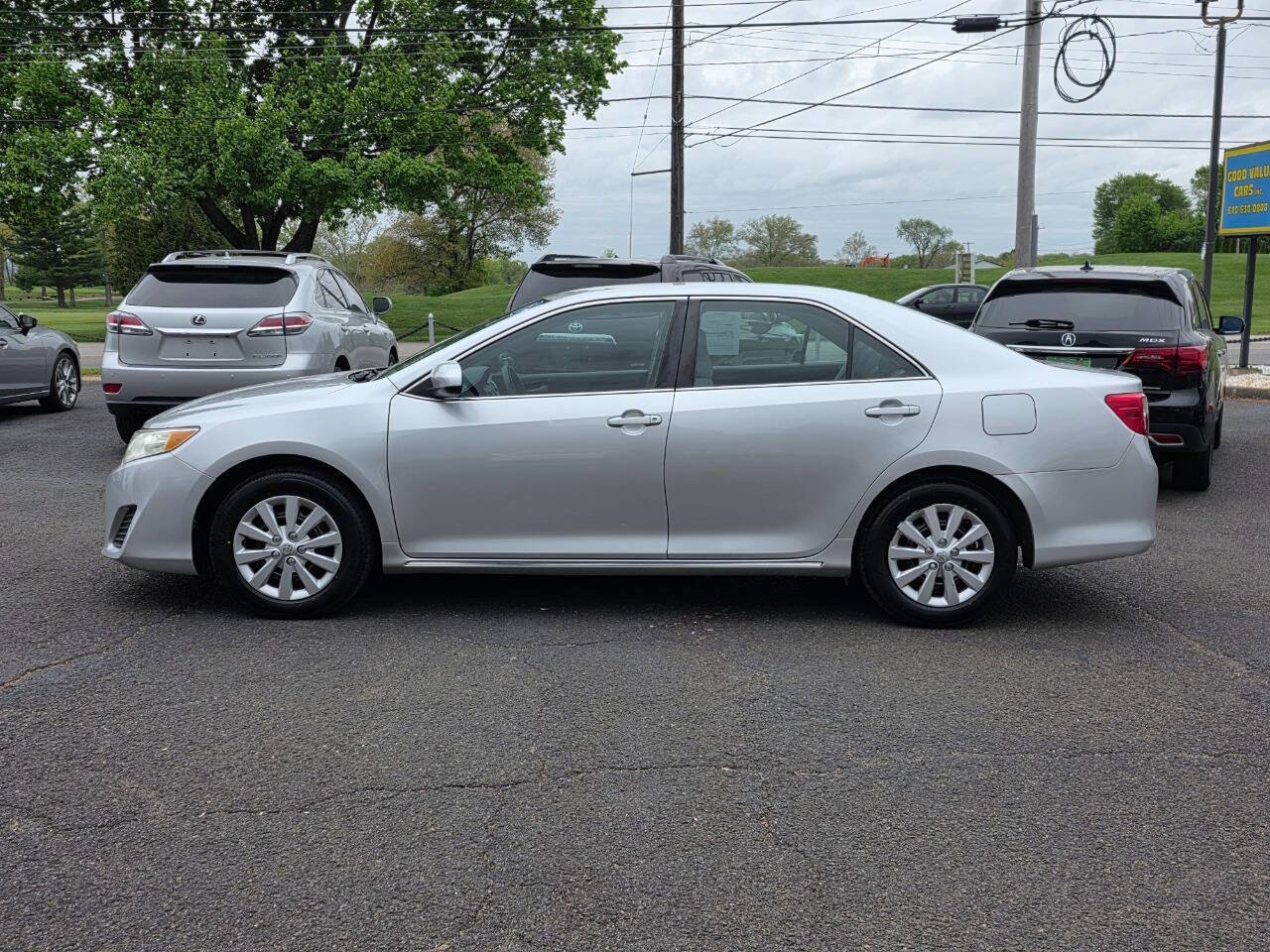 Used 2012 Toyota Camry LE FWD image 4