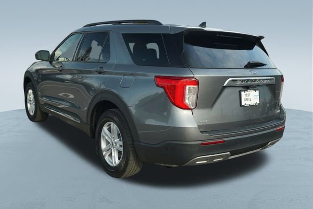 Used 2022 Ford Explorer XLT w/ Equipment Group 202A image 6