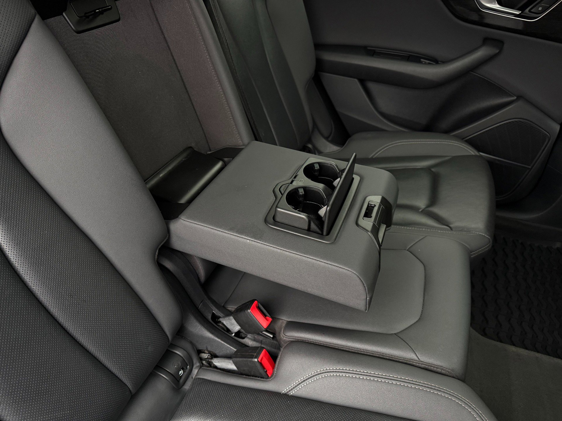 Used 2019 Audi Q8 Premium Plus w/ Premium Plus image 23