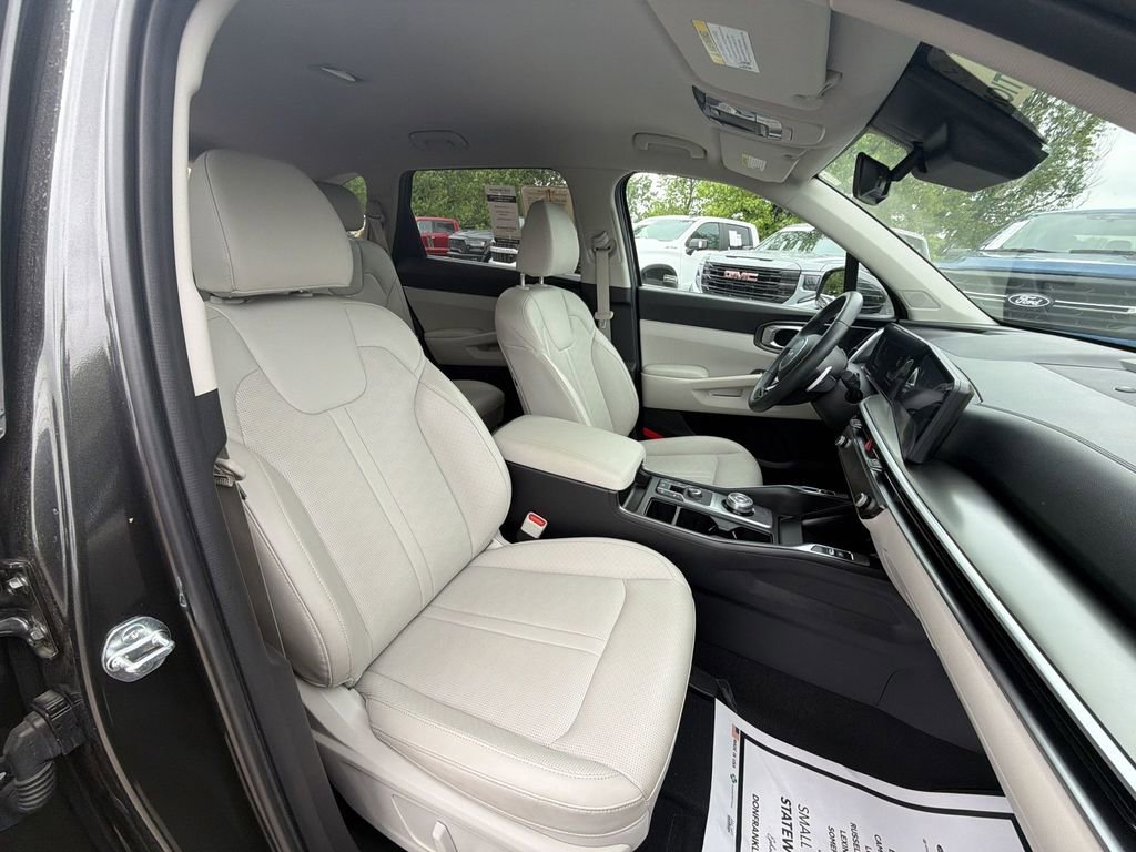 Used 2025 Kia Sorento EX AWD/4WD image 26