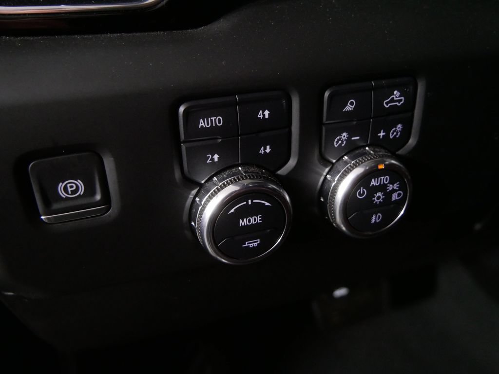 Used 2025 GMC Sierra 3500 Denali Ultimate AWD/4WD image 15