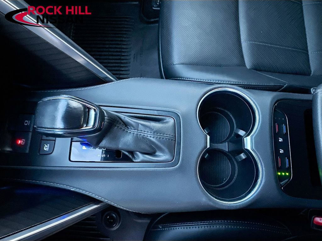 Used 2021 Toyota Venza XLE image 23